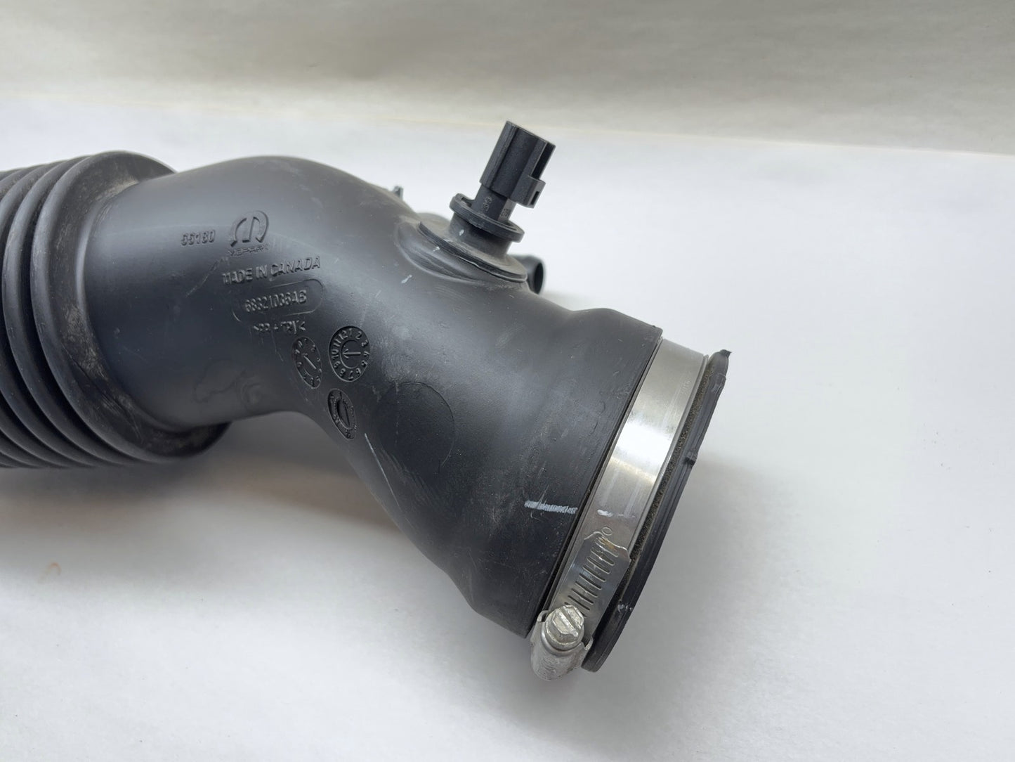 Clean Air Duct Airbox to Intake 2019-2024 Ram 2500 3500 6.4L Hemi 68321036AB