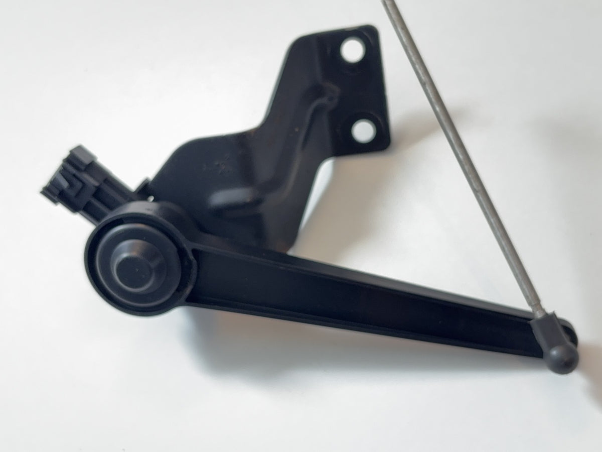 Rear Ride Height Sensor and Linkage, RH, 2021-2024 Ram 2500 3500 68340188AB